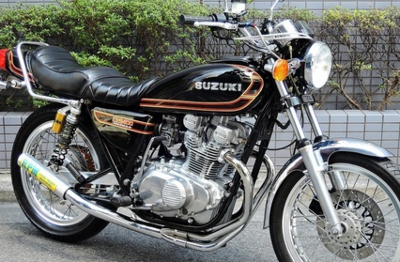 SUZUKI GS400 希少純正ジェネレーター フルセット　実働取り外し GS400のジェネレーター交換費用はどのくらいかかる？ - 【バイクの