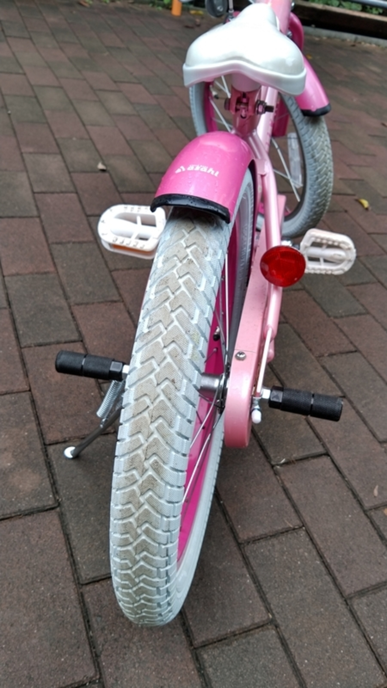 補助輪卒業～。子供用自転車に片足スタンドを取り付ける - 俺の缶詰