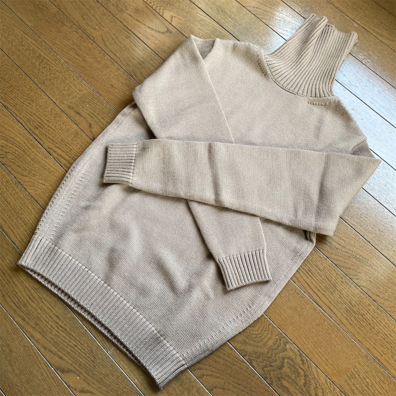 ニット】TOMORROWLANDのミドルゲージタートルネックを購入しました 