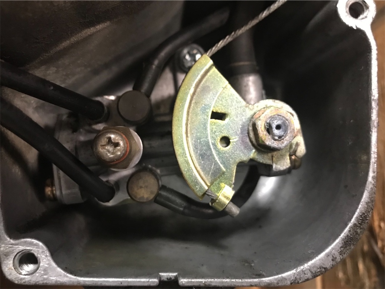 RGV250Γ VJ21A 予備エンジンオイル漏れ調査 - hirodanの日記