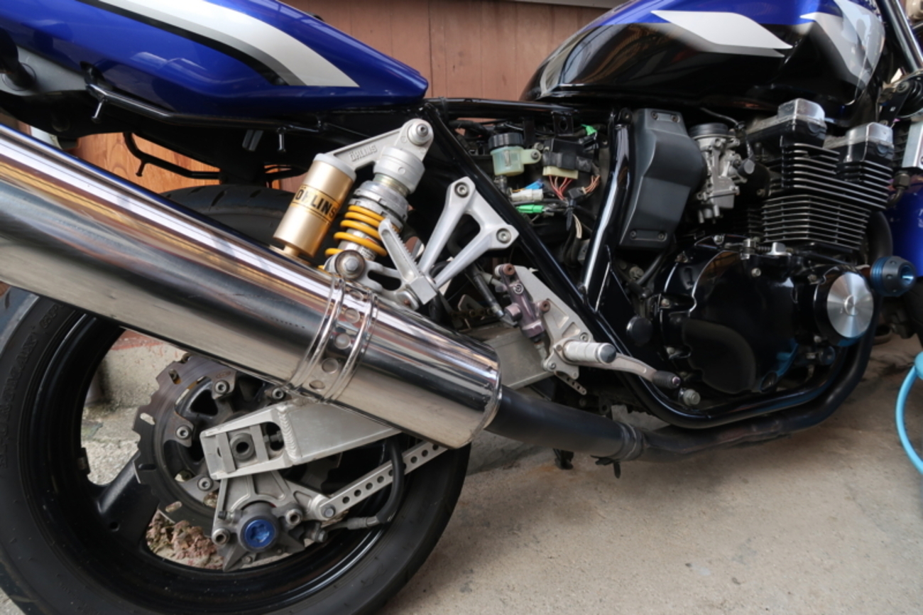 XJR400Rの、リアブレーキキャリパーをOH。 - たまに乗るバイク乗りの 
