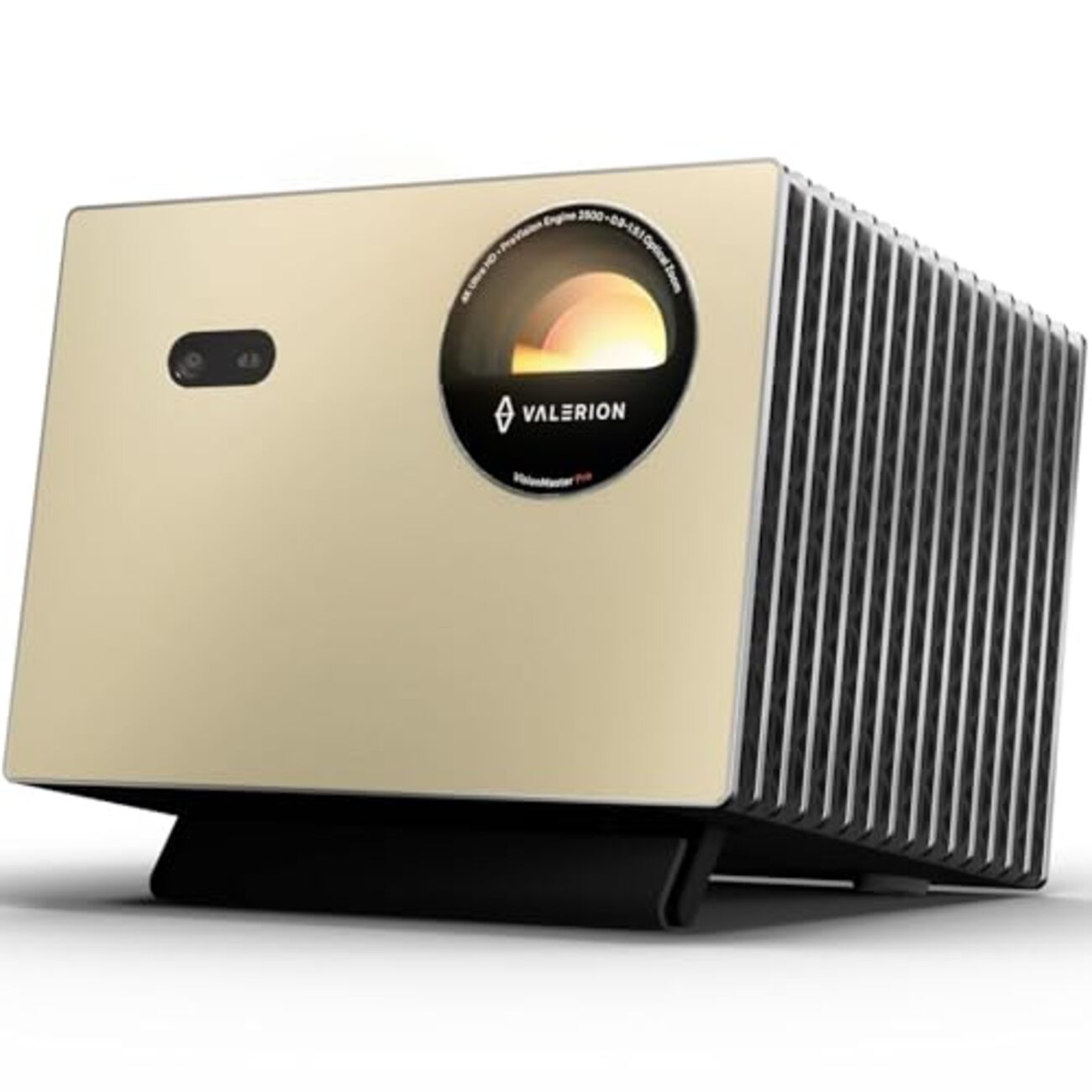 IT家が注目する志向のトリプルレーザー4Kプロジェクター「VisionMaster