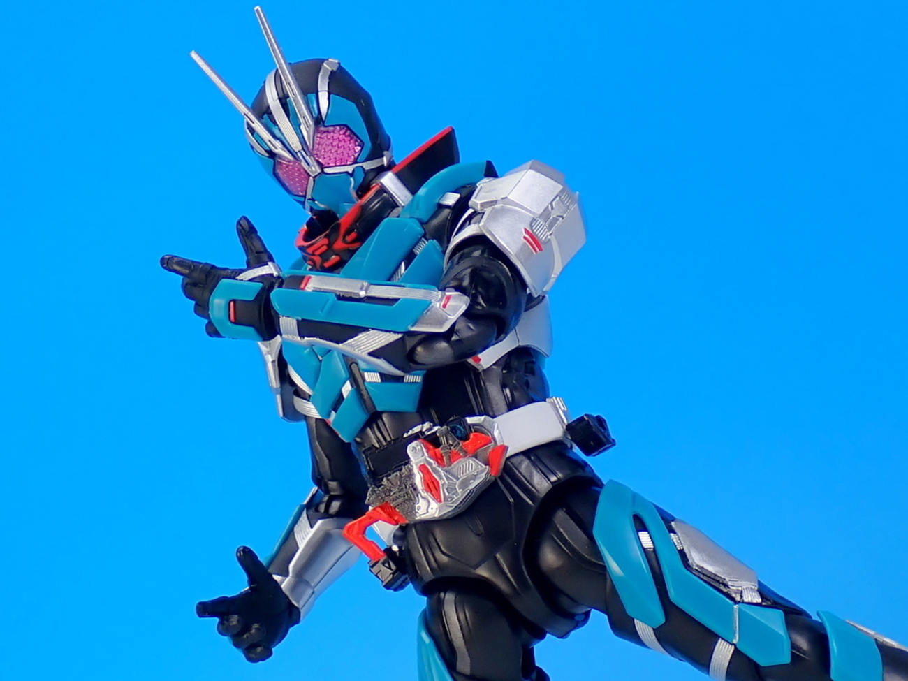 S.H.フィギュアーツ 仮面ライダー1型ロッキングホッパー 到着 - YOの玩具箱
