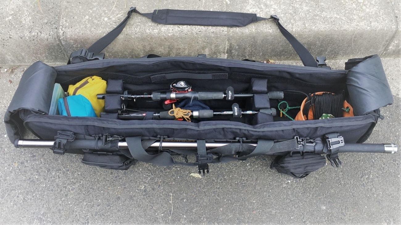 3本以上収納できる大型ロッドケース。釣り道具を一度にたくさん持って 