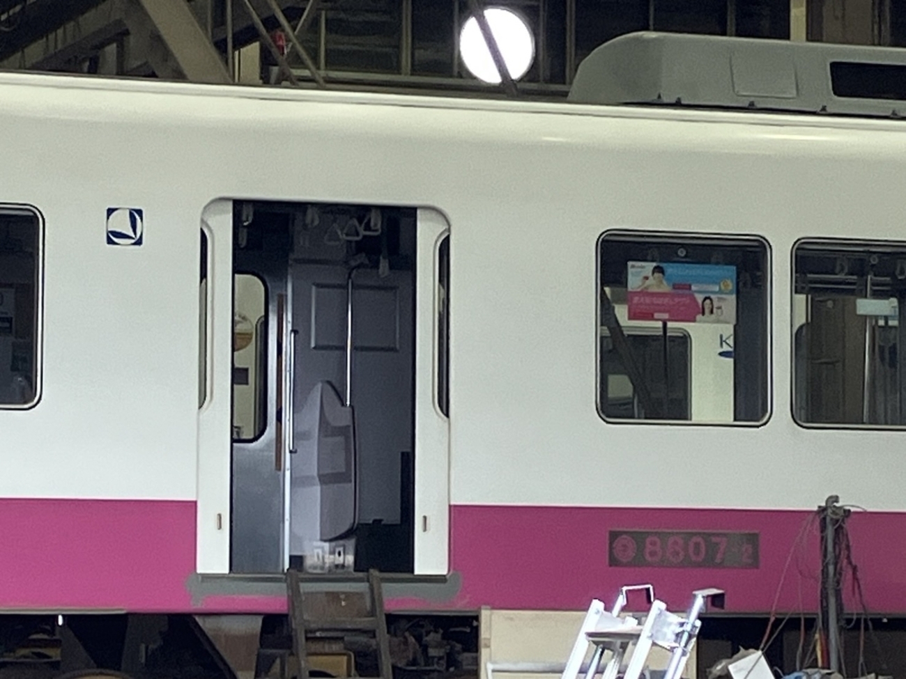京成松戸線の京成車体色第1番目はN818？8807？それとも？ - 平行普通列車