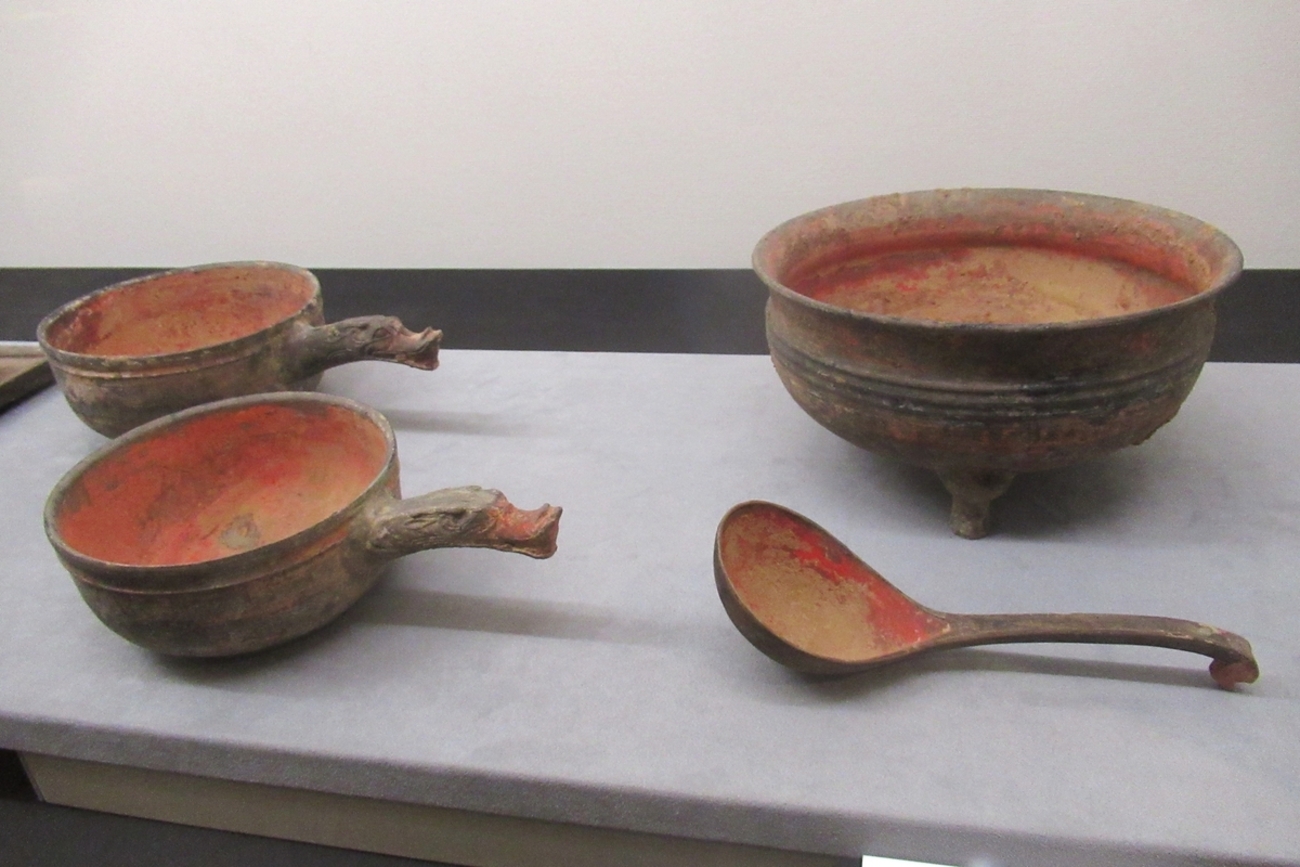 クメール王朝時代の褐釉兎型壺 【公式通販】