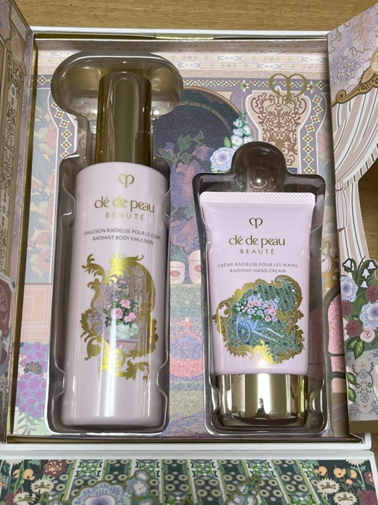 クレ・ド・ポーボーテから、ラディアンスポイントのギフトが届きました 