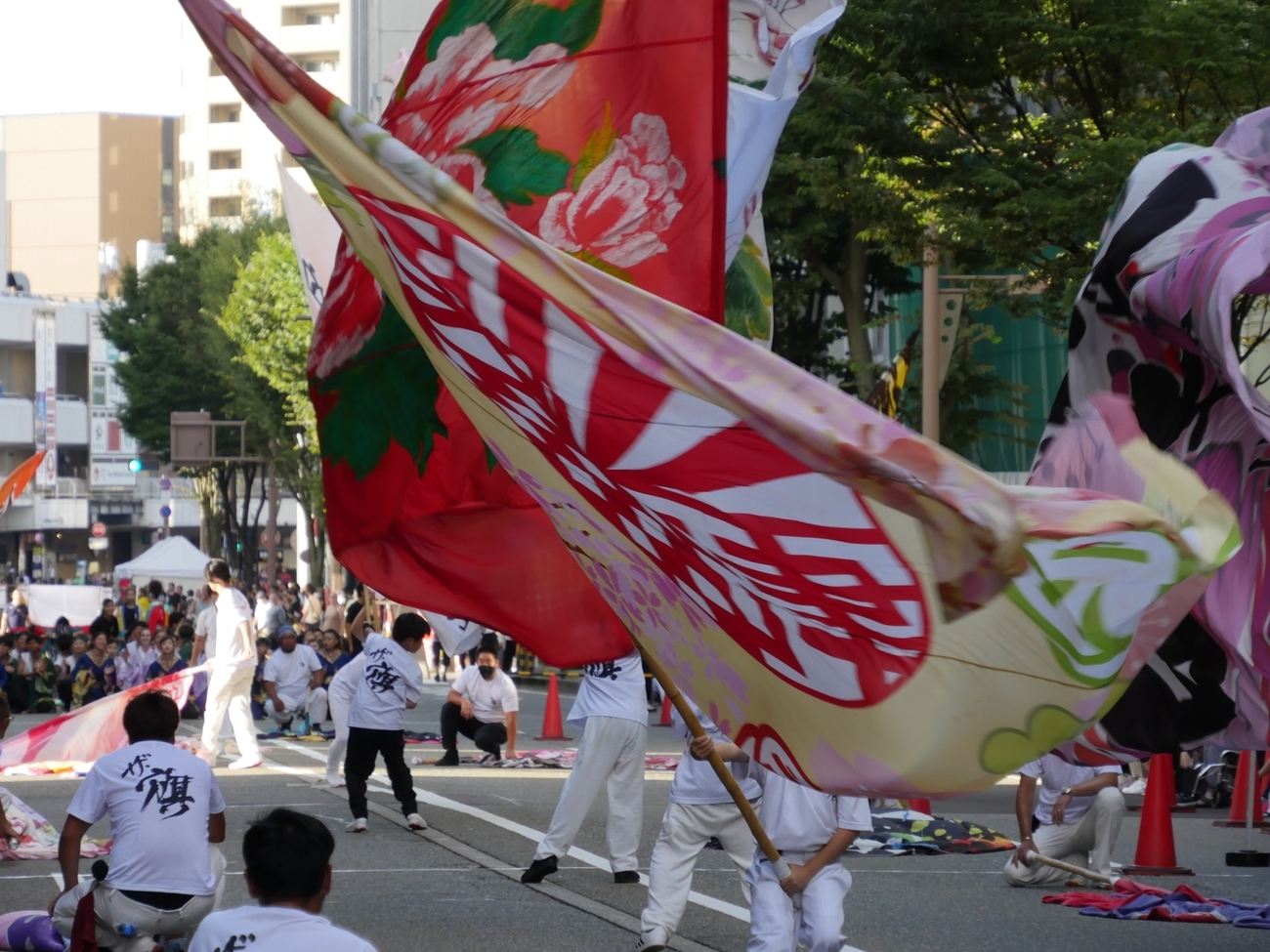 YOSAKOIソーラン日本海「旗」 - 金沢おもしろ発掘