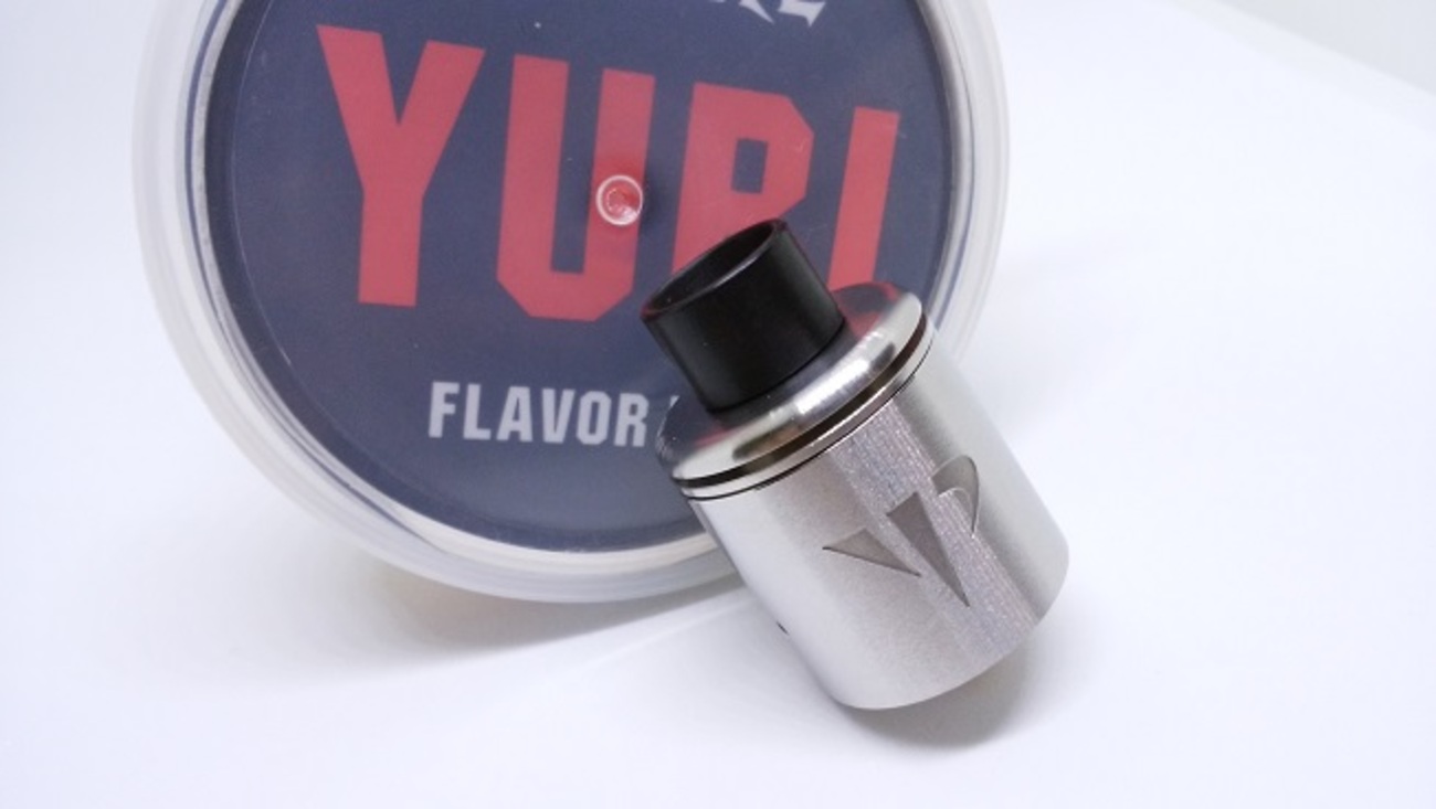 VAPE関連グッズまとめ売り！YURIアトマ含むポケモンカードラティアス 