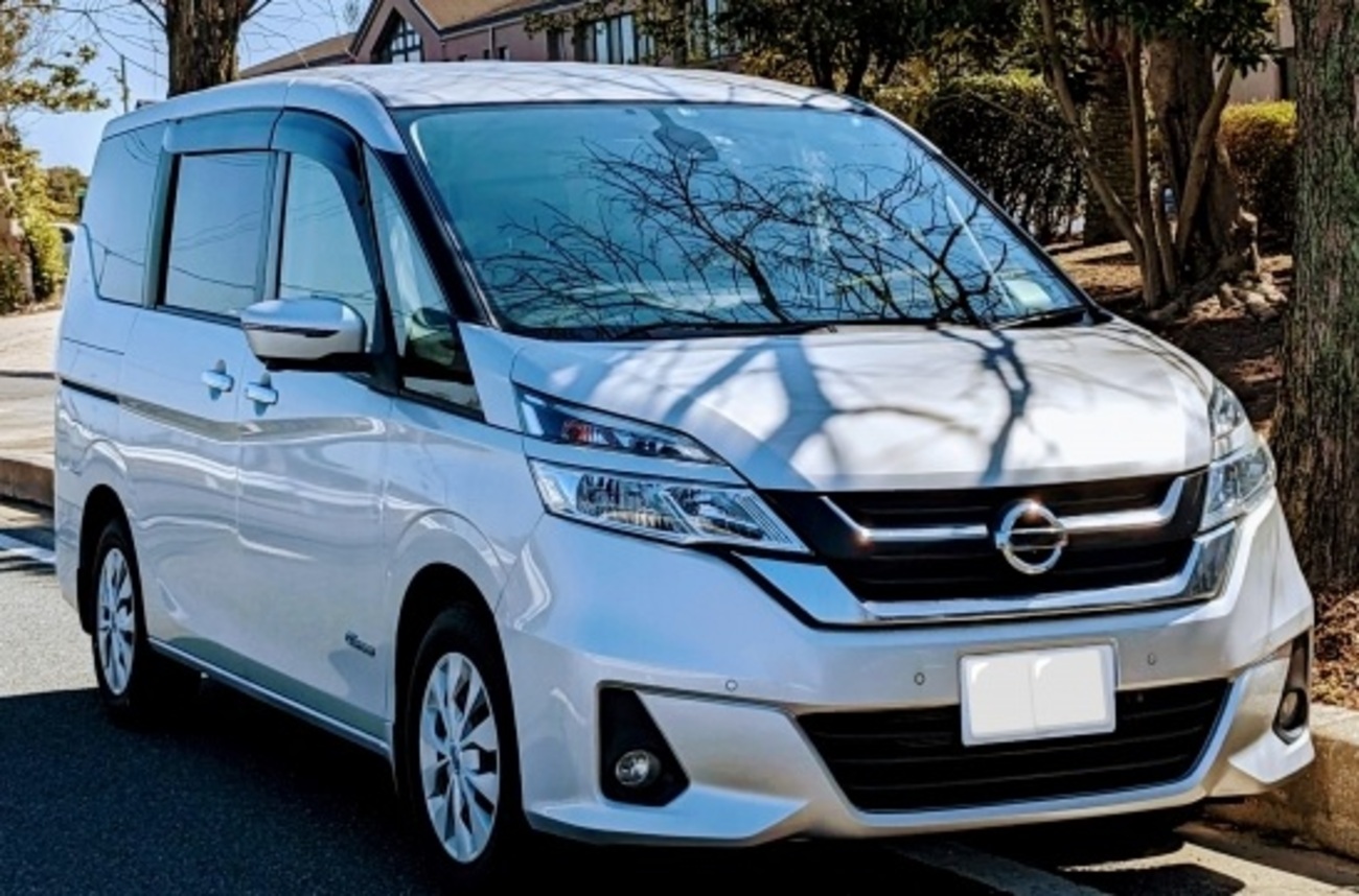 セレナの純正タイヤとメーカー、タイヤサイズとおすすめのタイヤを紹介 