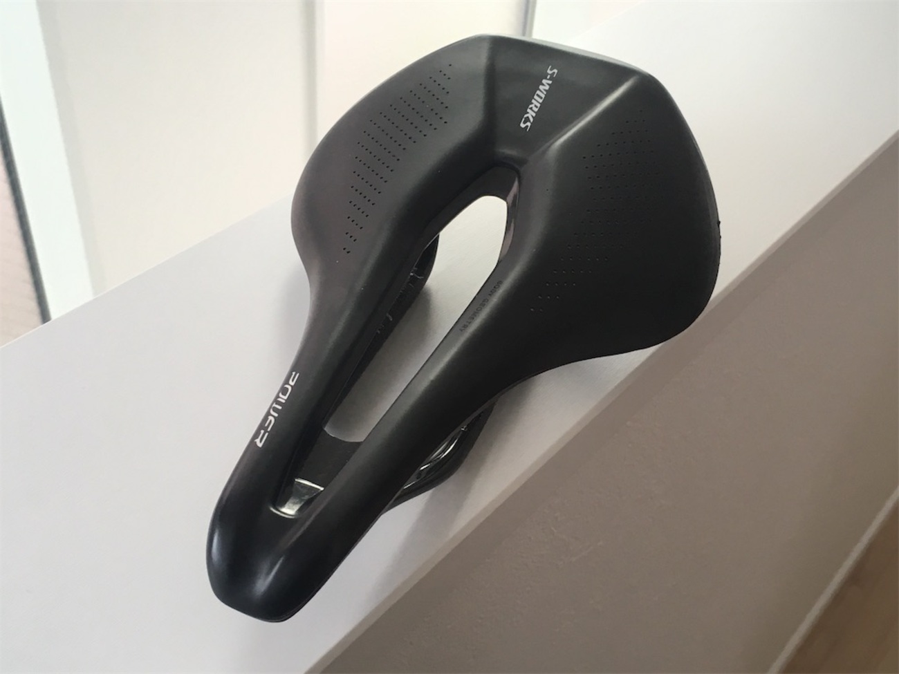 美品 エスワークス S-WORKS パワー POWER サドル 143mm カーボンレール 