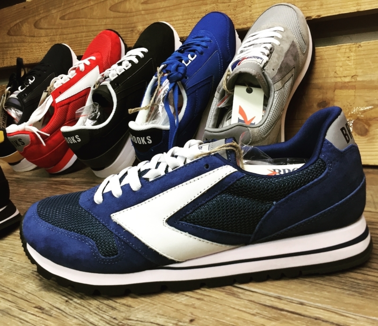 商品情報 ブルックス BROOKS HERITAGE CHARIOT - Toraya-sports