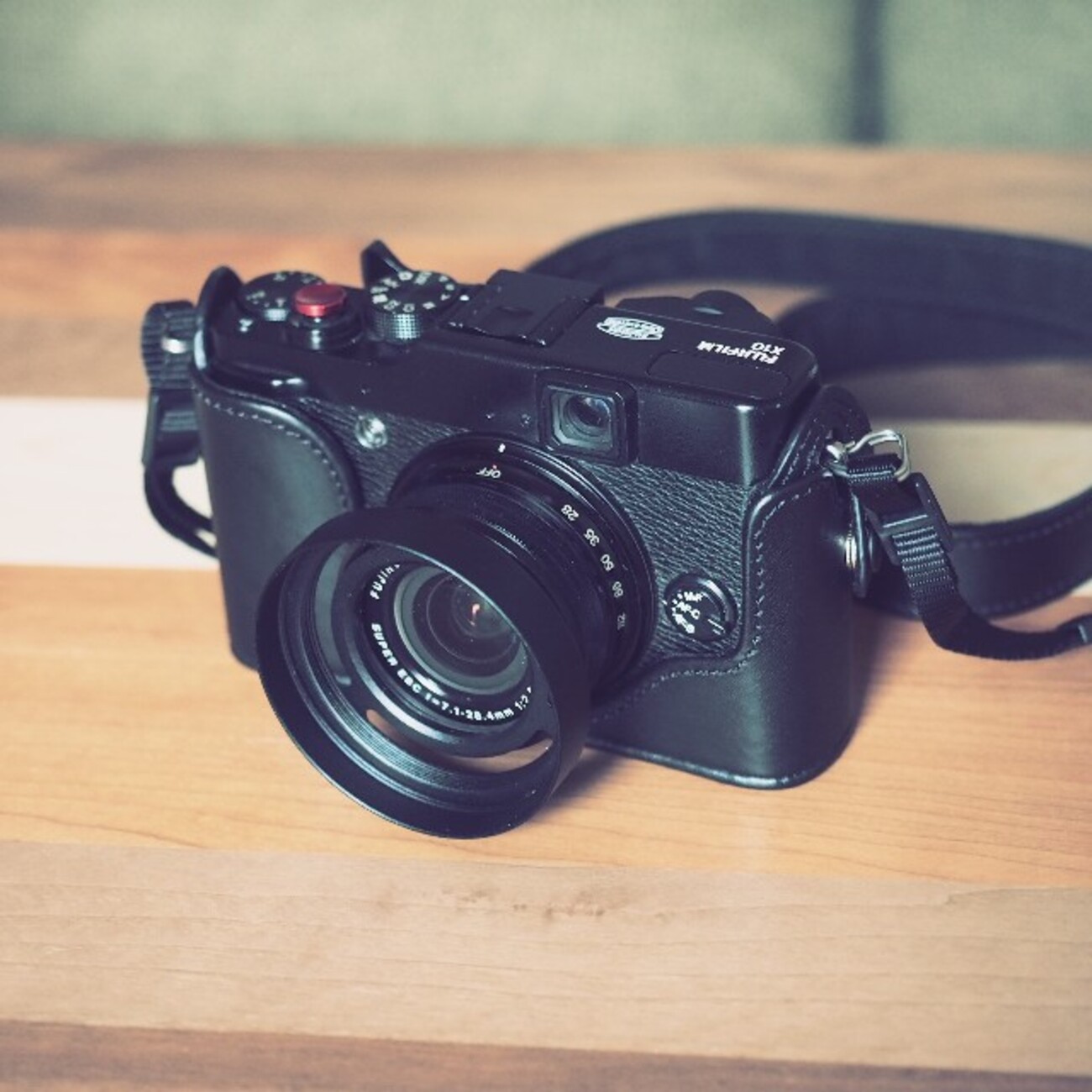 Fujifilm X10 ファインダーに難あり 光学ファインダーで光景と一体となる。FUJIFILM X10｜記憶カメラ