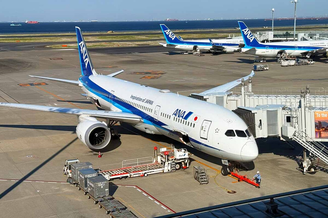ANAプレミアムクラス搭乗記】ガラガラの羽田から最新鋭78Gで行く 