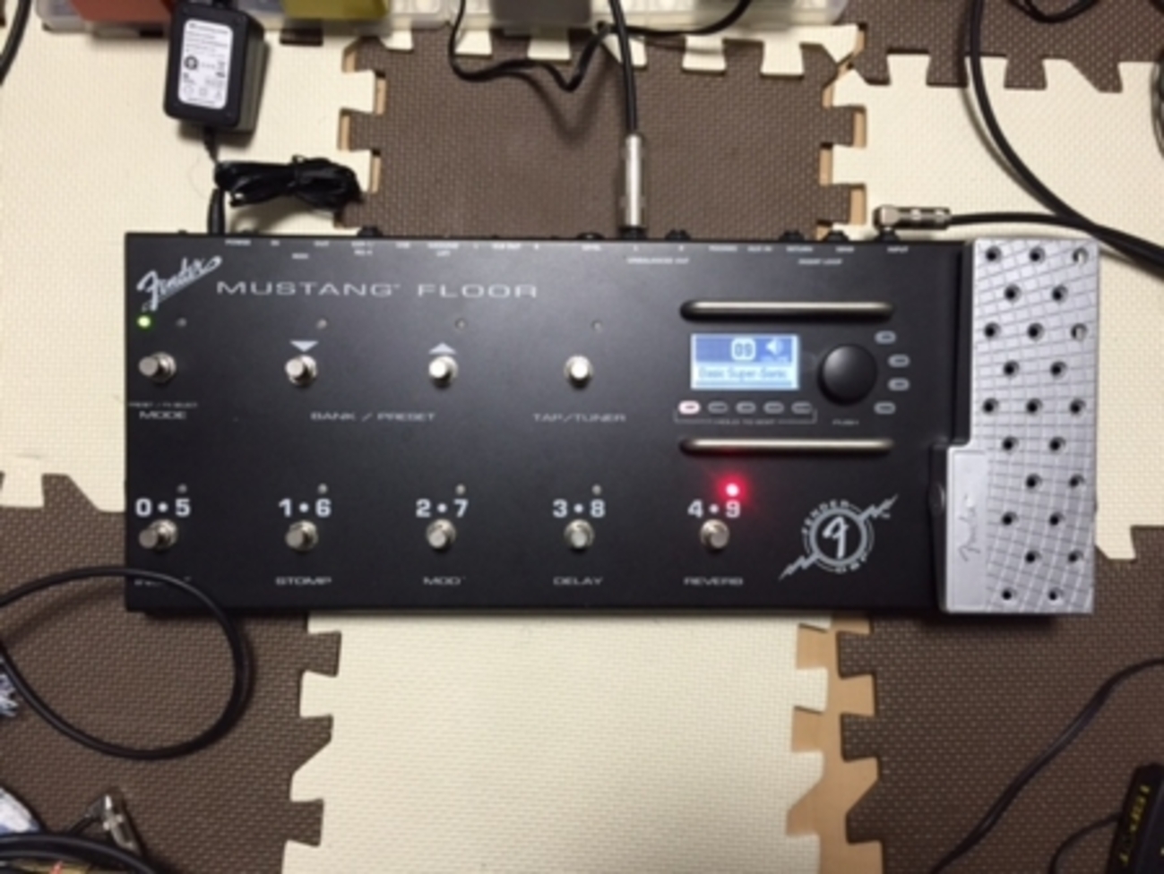 未使用】Fender Mustang Floor フェンダー 酸っぱかっ エフェクター