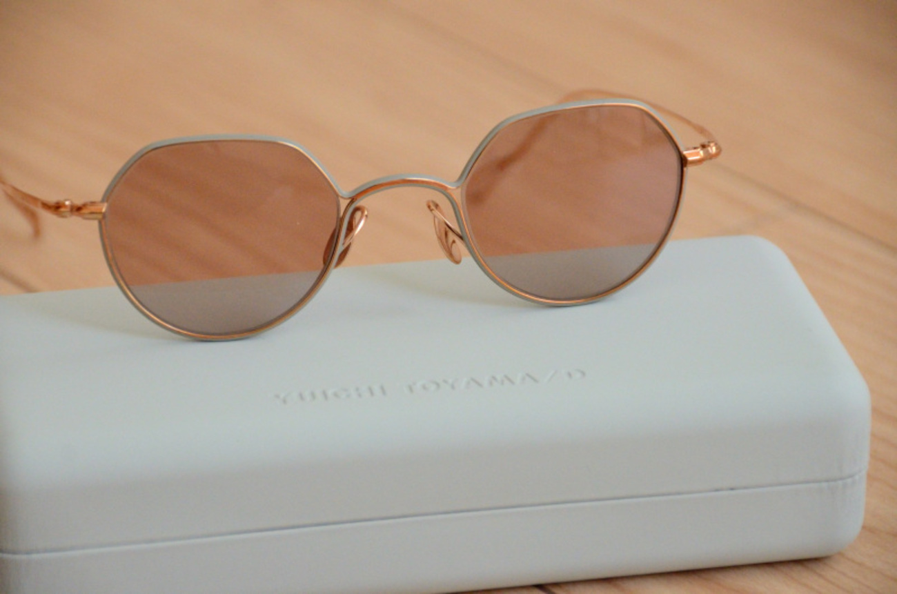 程よい個性と抜群の掛け心地。Yuichi Toyama.の