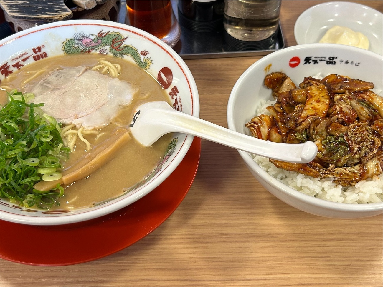天下一品」で豚キムチ丼セット - 涙滴型宇宙艇