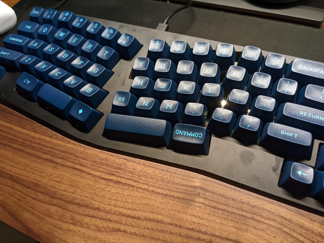VULCAN X KBDFANS MAJA V2 アリス配列 KBDFans + Vulcan Maja v2: Alice / Arisu Perfection - YouTube