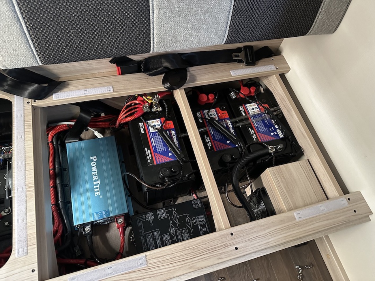 車に積んで使っていたサブバッテリーです。