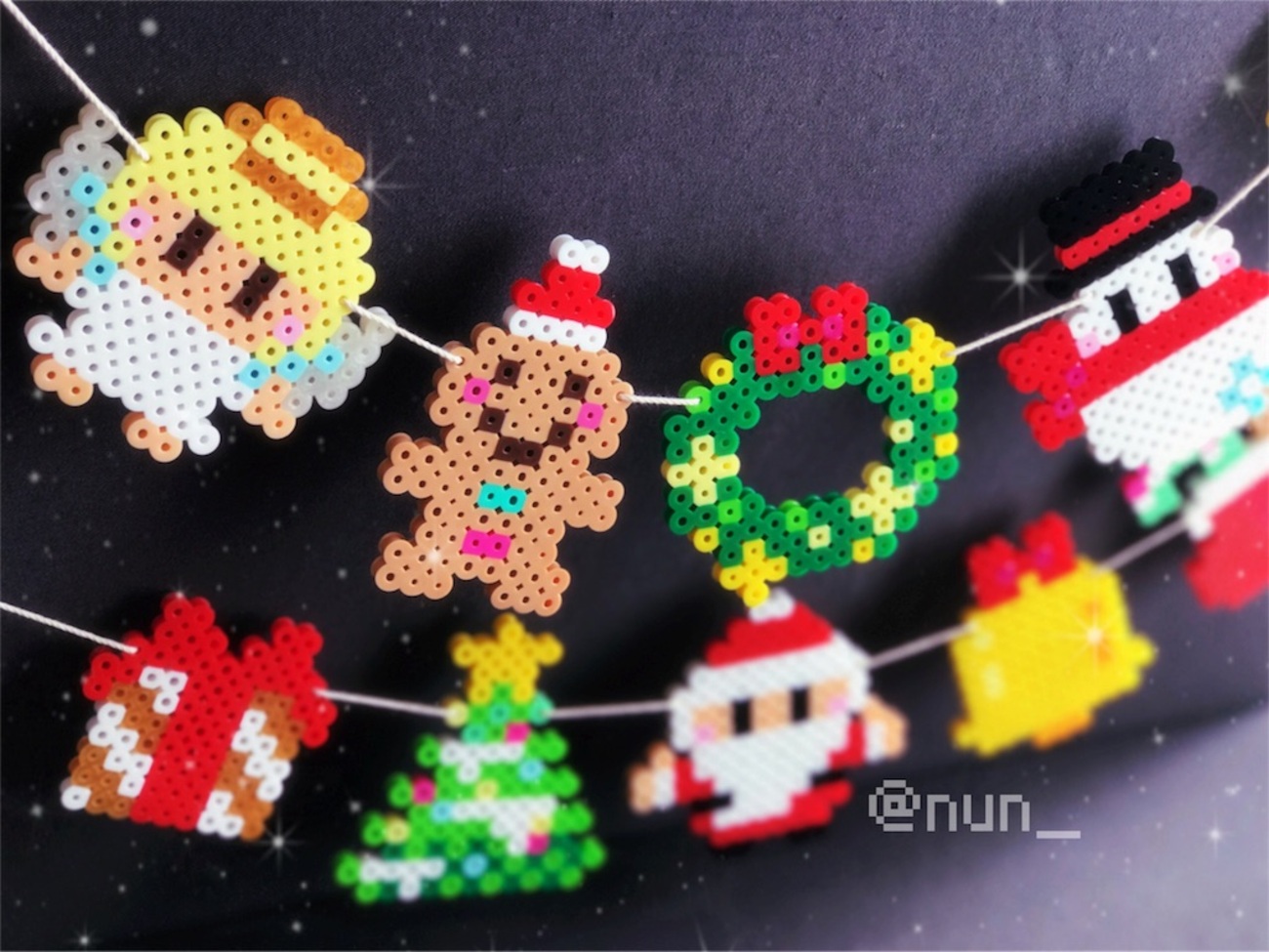 アイロンビーズ］クリスマスなガーランドのつくりかた☆ひもの通し方が