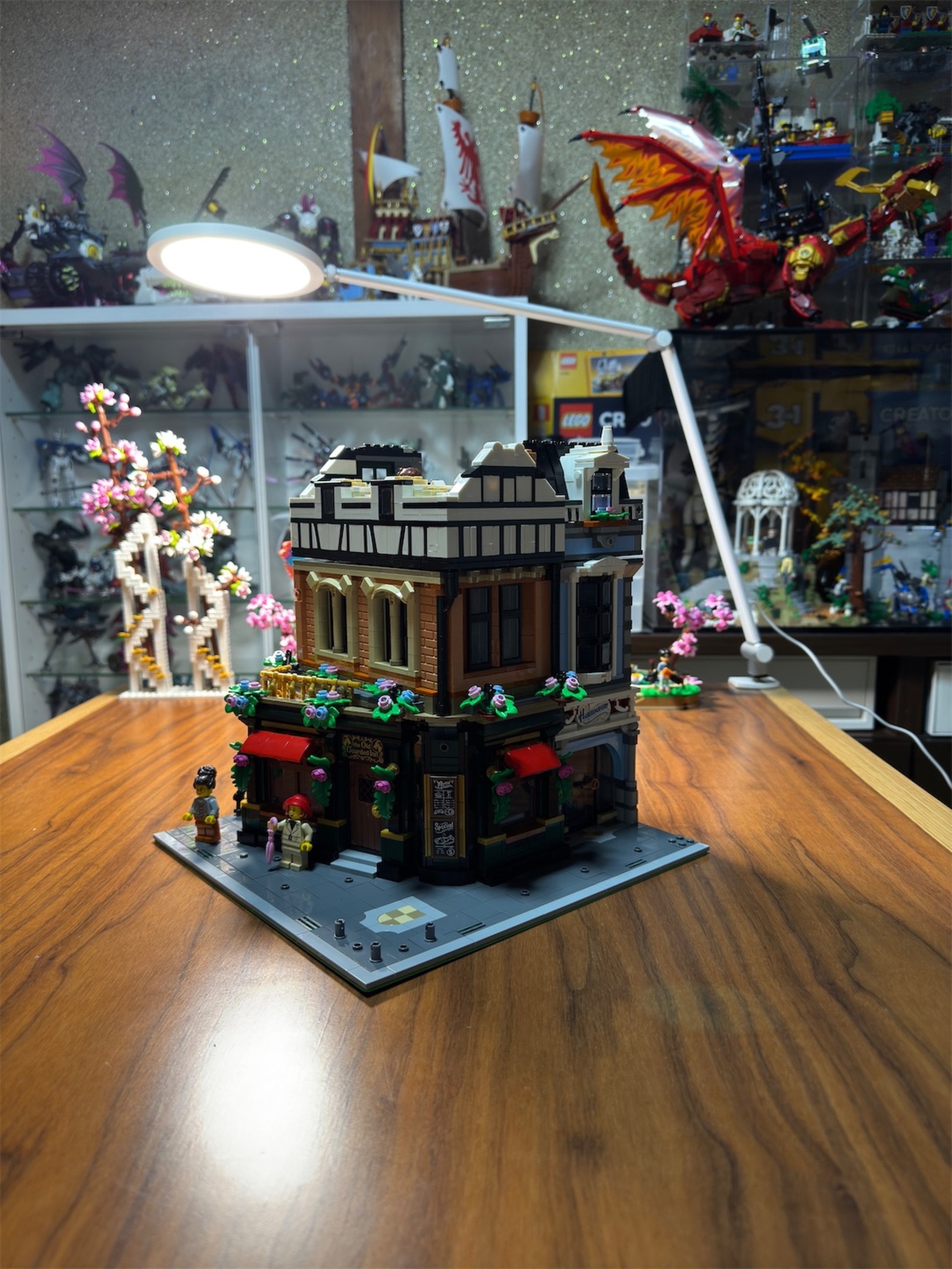 レゴ LEGO チューダー様式の街角 #10350 あと3袋。完成目前で名 