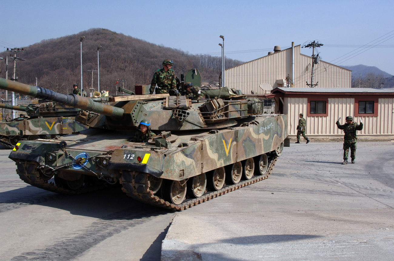 韓国軍腕章 61XzXbmzKeL._UF350,350_QL50_.jpg