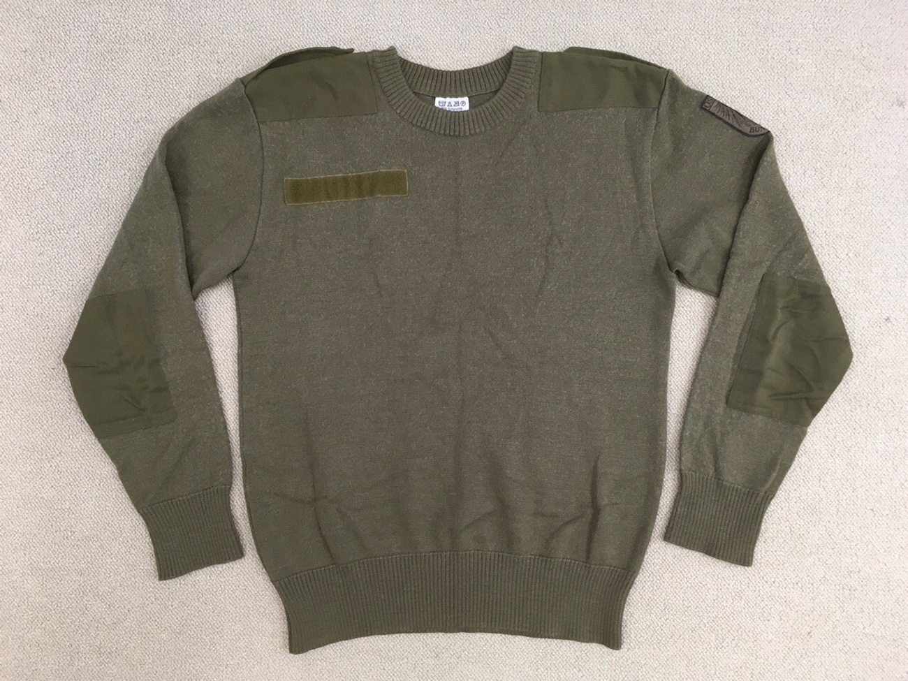 薄手の春秋用です！【オーストリアの軍服】陸軍コマンドセーターとは 