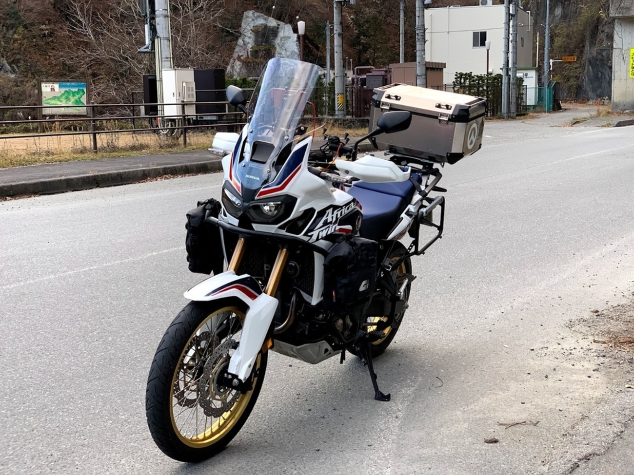 CRF1000L 純正ハイウインドスクリーン - アフリカGSおじさんのブログ