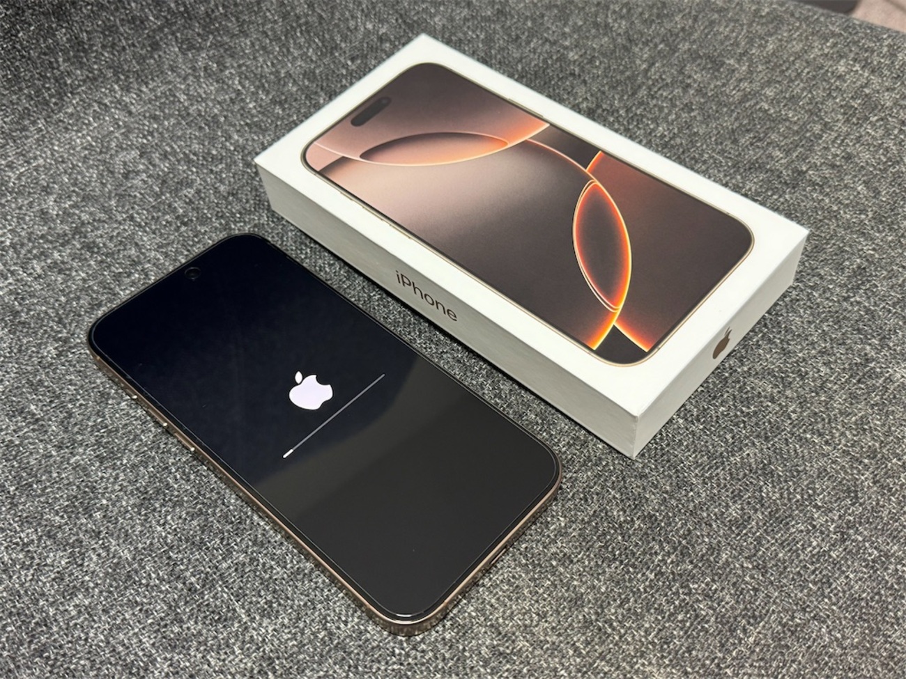 iPhone 16 Pro Max 256G デザートチタンニウム