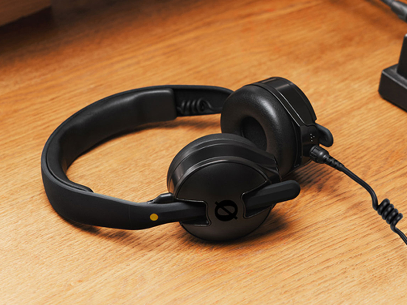 RØDE Microphonesより低ノイズ／低歪みを実現するオンイヤー型