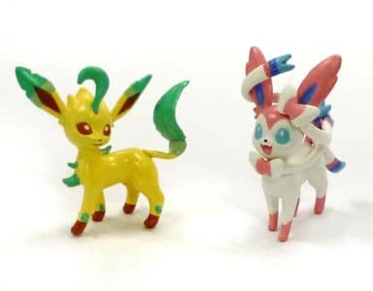 劇場版ポケットモンスターベストウィッシュフィギュア2、エーフィー、ニンフィア 今トレーディングフィギュアの2.ニンフィア＆リーフィア 「劇場版