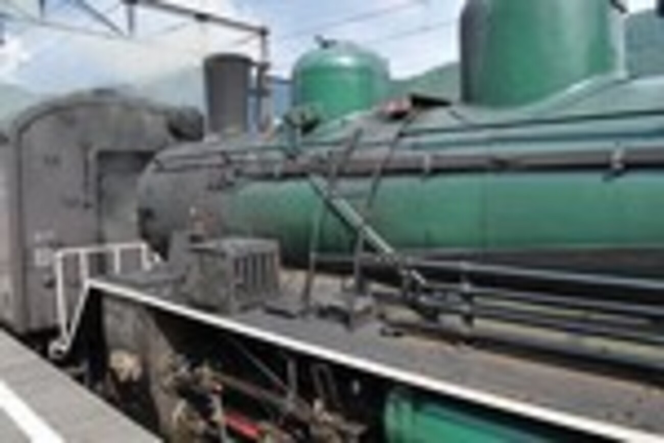 タイ国鉄塗色で9月になっても走っているC56-44のラストラン(?)と遭遇