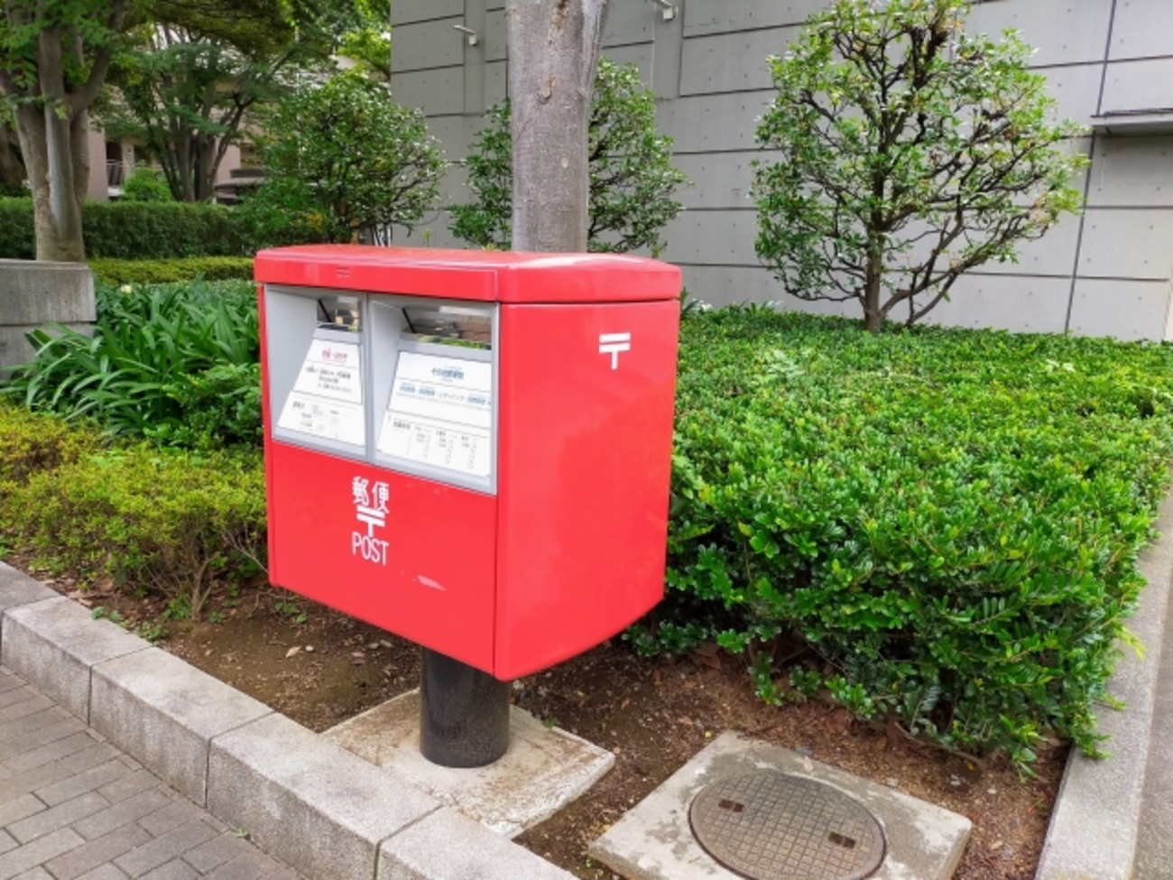 レターパックの郵便ポスト投函は右左どっちに入れる？入らないときは…