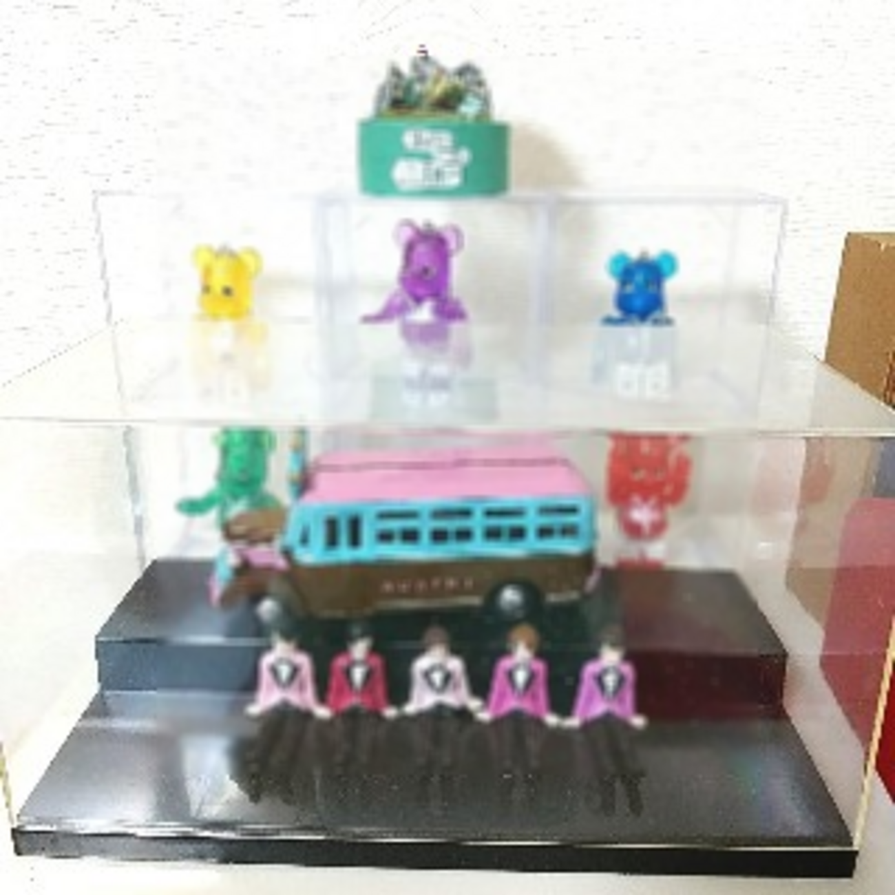 嵐の展覧会 バス・座る嵐・ベアブリック 飾り方 - かわいいと好きと楽しい