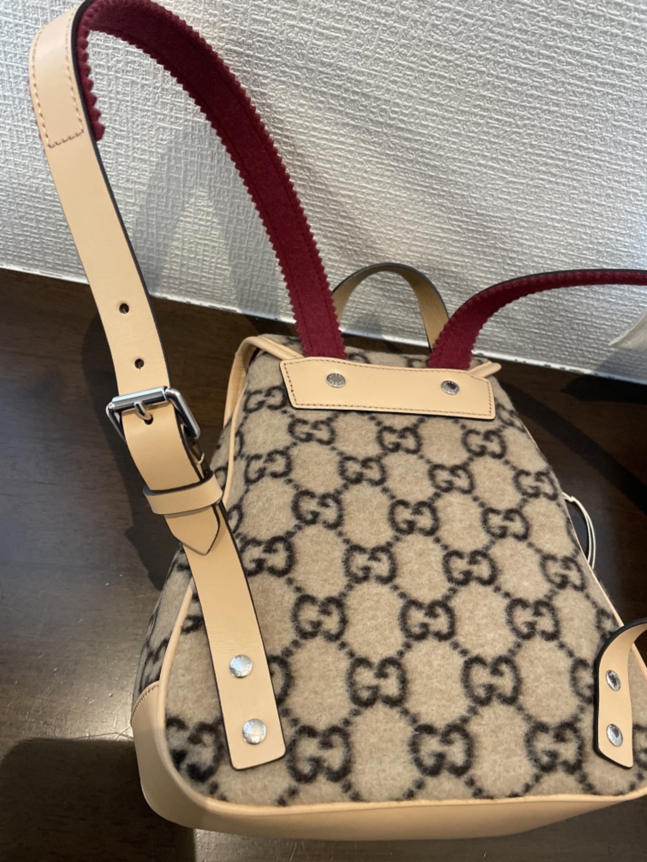 グッチのバックパックの修理；「（肩紐を）おしゃれに長くして使い