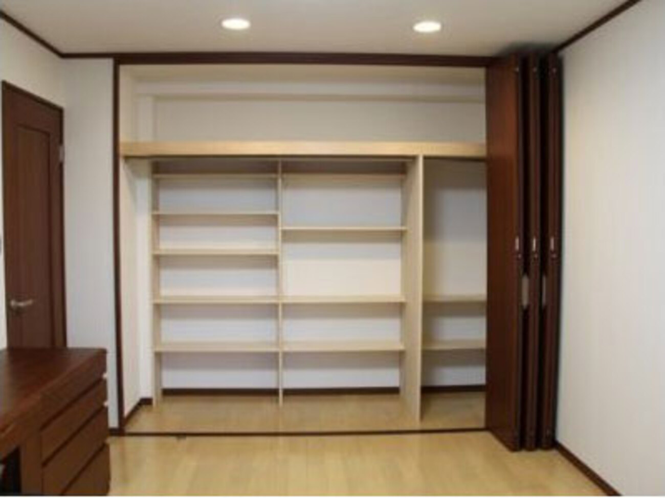 押入れをクローゼットにリフォーム! 押入れリフォームの費用や注意点 