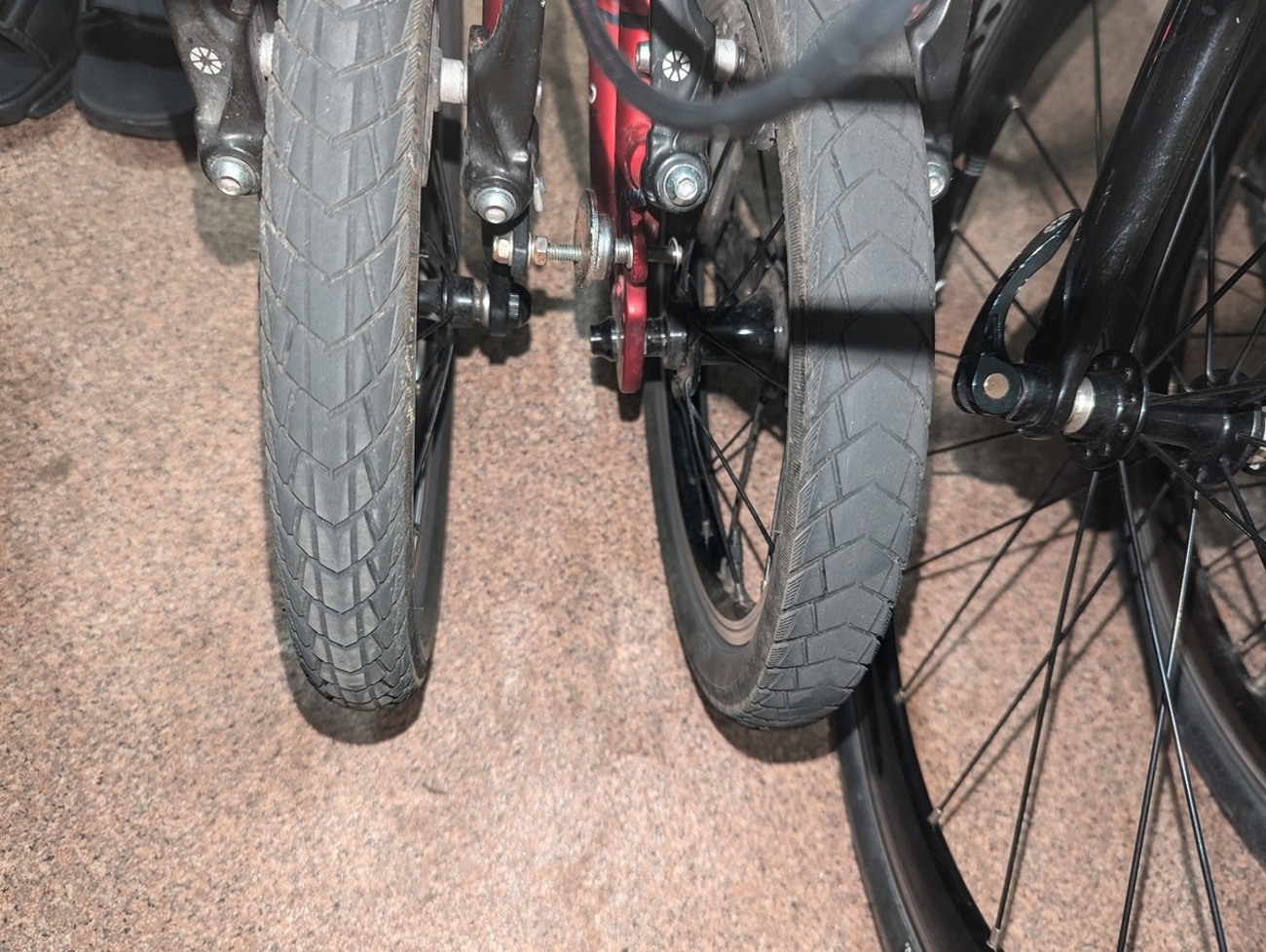14インチ　タイヤ　チューブなし　14*1.5　1台　ダホンＫ3 ブラウンサイド 14インチ タイヤ チューブなし 14*1.5 1台 ダホンK3 ブラウン