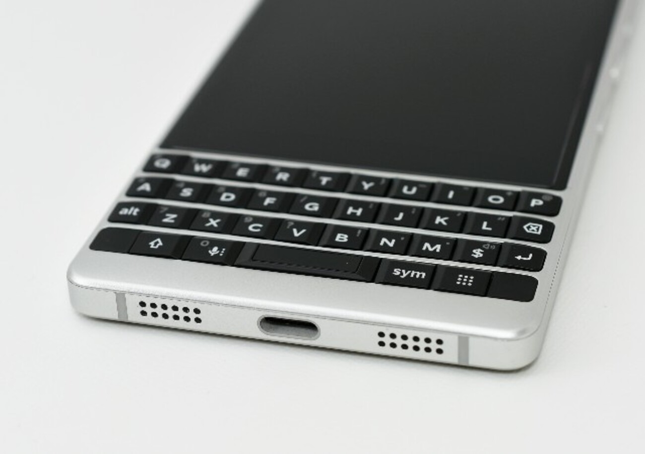 BlackBerry KEY2 シルバー（使い心地編・特にSIM2枚の運用について 