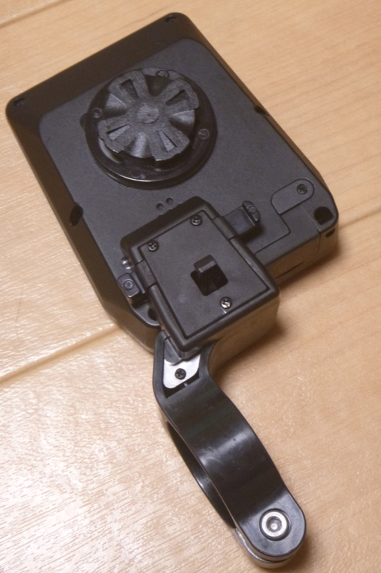 パイオニアSGX-CA500を、ガーミン互換マウントに加工しました - のり