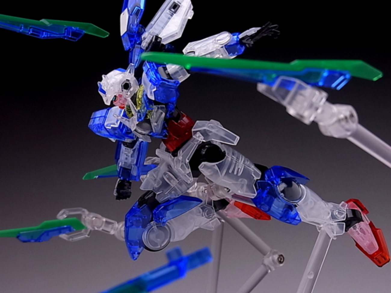 劇場限定 HG ダブルオークアンタ クリアカラーバージョン こちらで4種買うとポイント２倍！】「HG 1/144 劇場版ダブルオー クリアカラーＶｅｒ．」まとめ買い  | 機動戦士ガンダム００ [ダブルオー] プラモデル | アニメグッズ ・おもちゃならプレミアムバンダイ｜バンダイ ... HG ダブルオークアンタ　クリアカラーバージョン