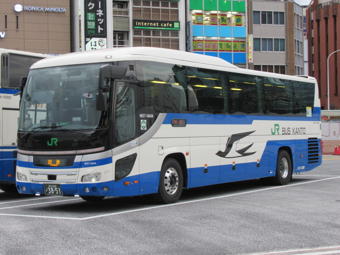 東名ハイウェイバスでやってくるJRバス関東の車両 - マルーンの部屋