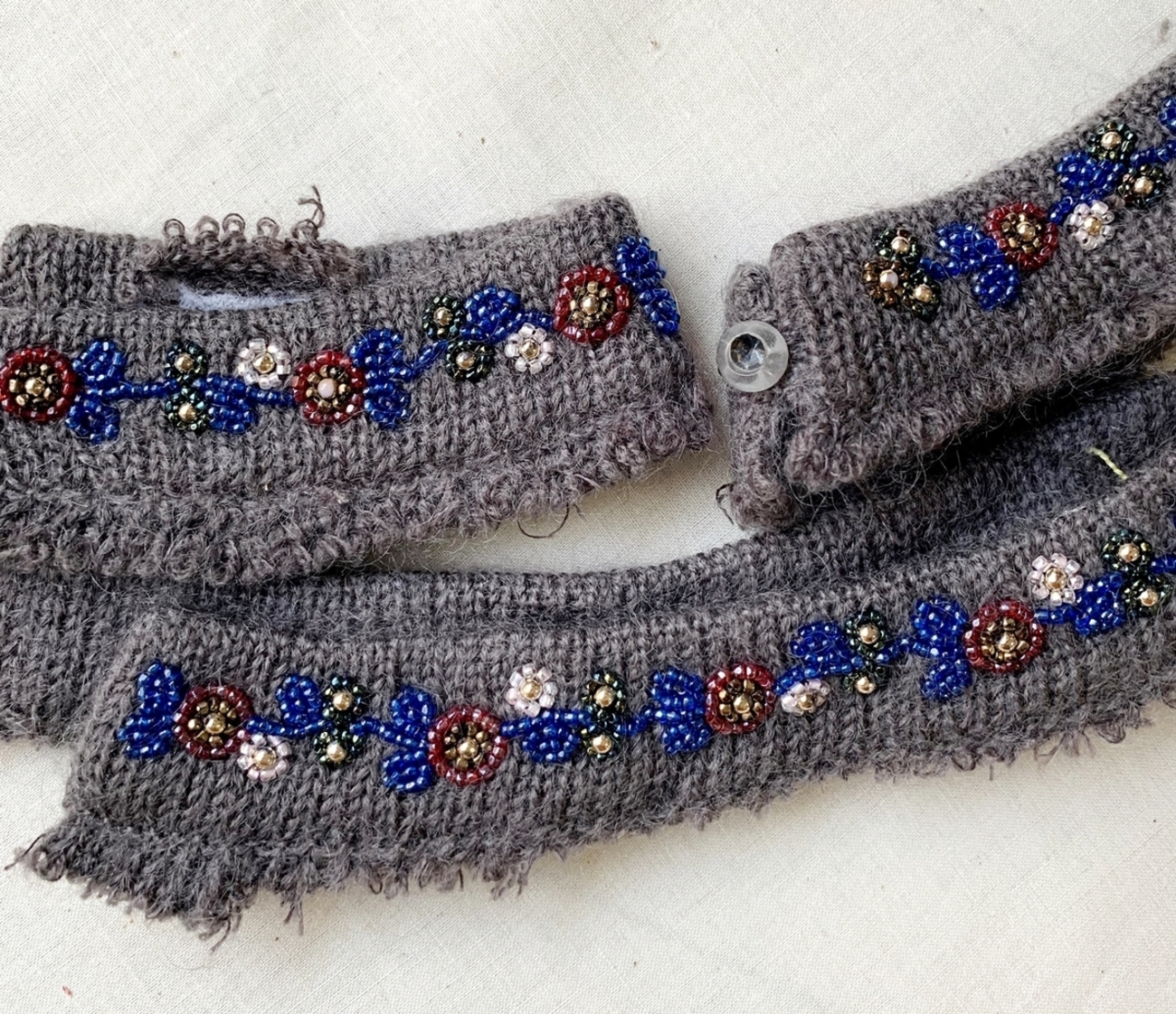 ビーズ刺繍 花のライン - 日がな一日 手仕事