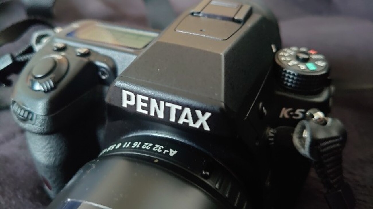 ブラックが映えるとてもきれいな中古】ペンタックス K2（S