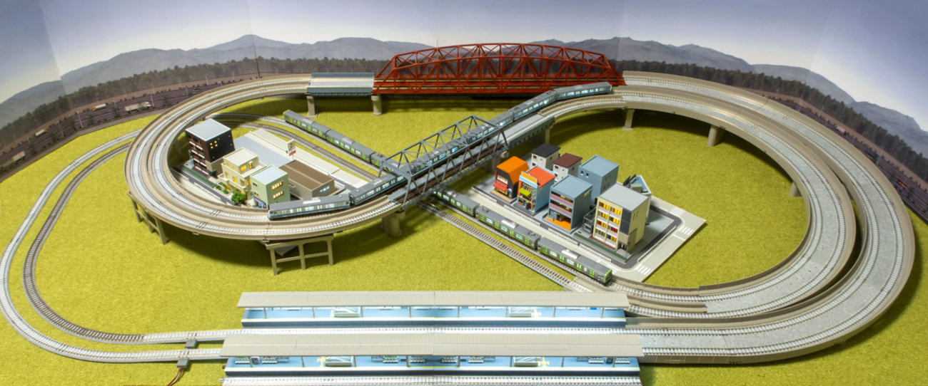 Nゲージ】1畳サイズの複線立体交差8の字レイアウトを考える【鉄道模型 