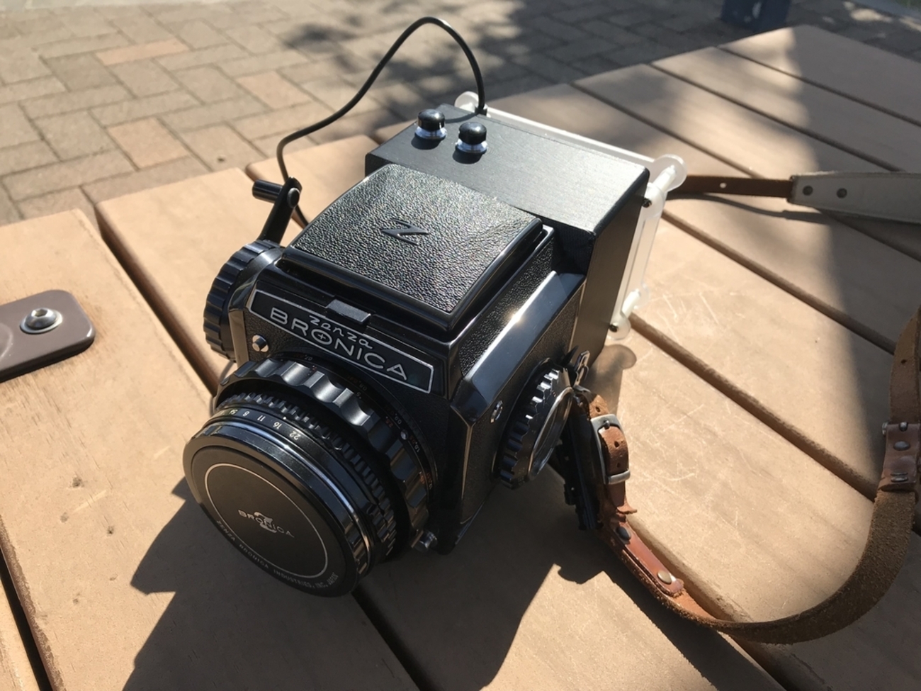 中判フィルムカメラをデジカメ化！？格安デジタルバック「ZANGI