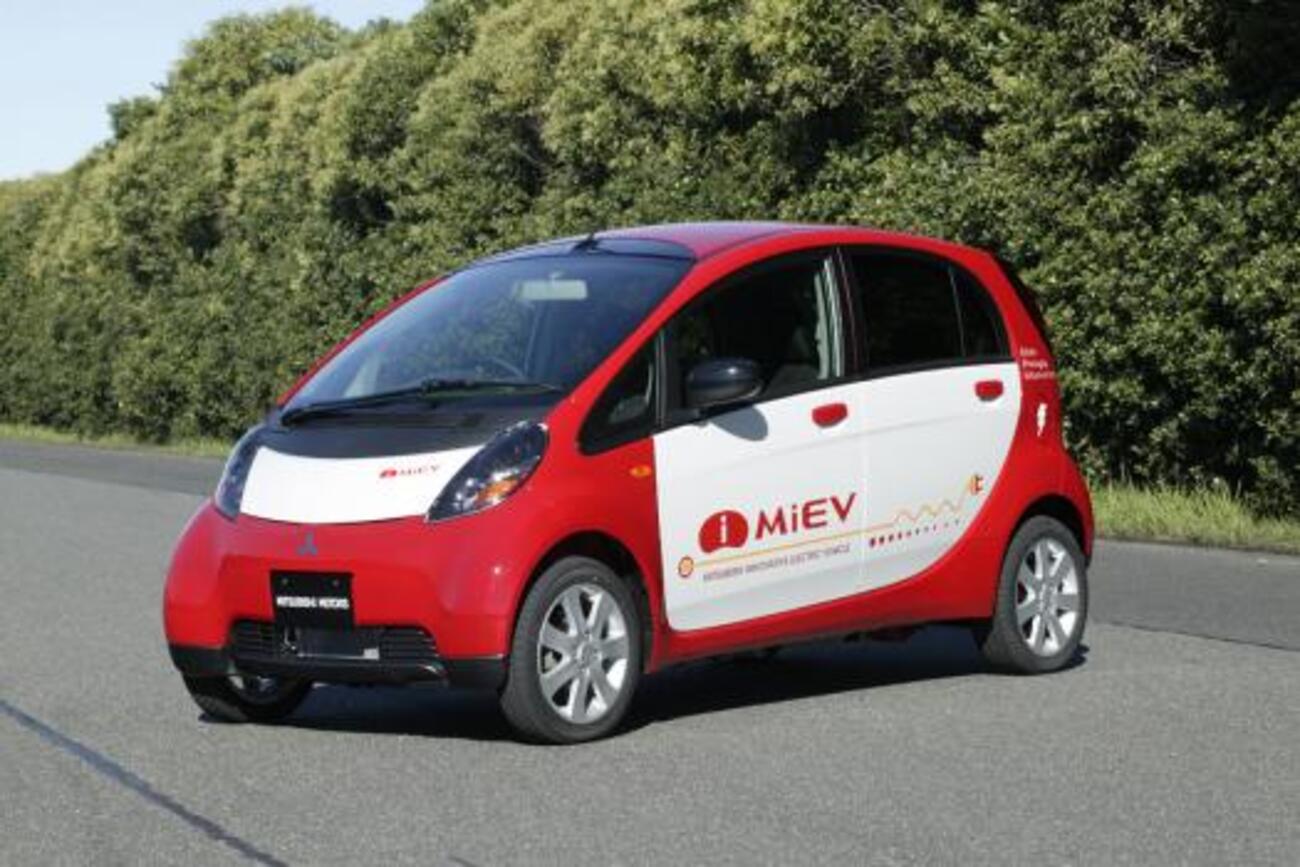 三菱、電力会社に『i MiEV（アイ ミーブ）』を引き渡し、実車を用いた