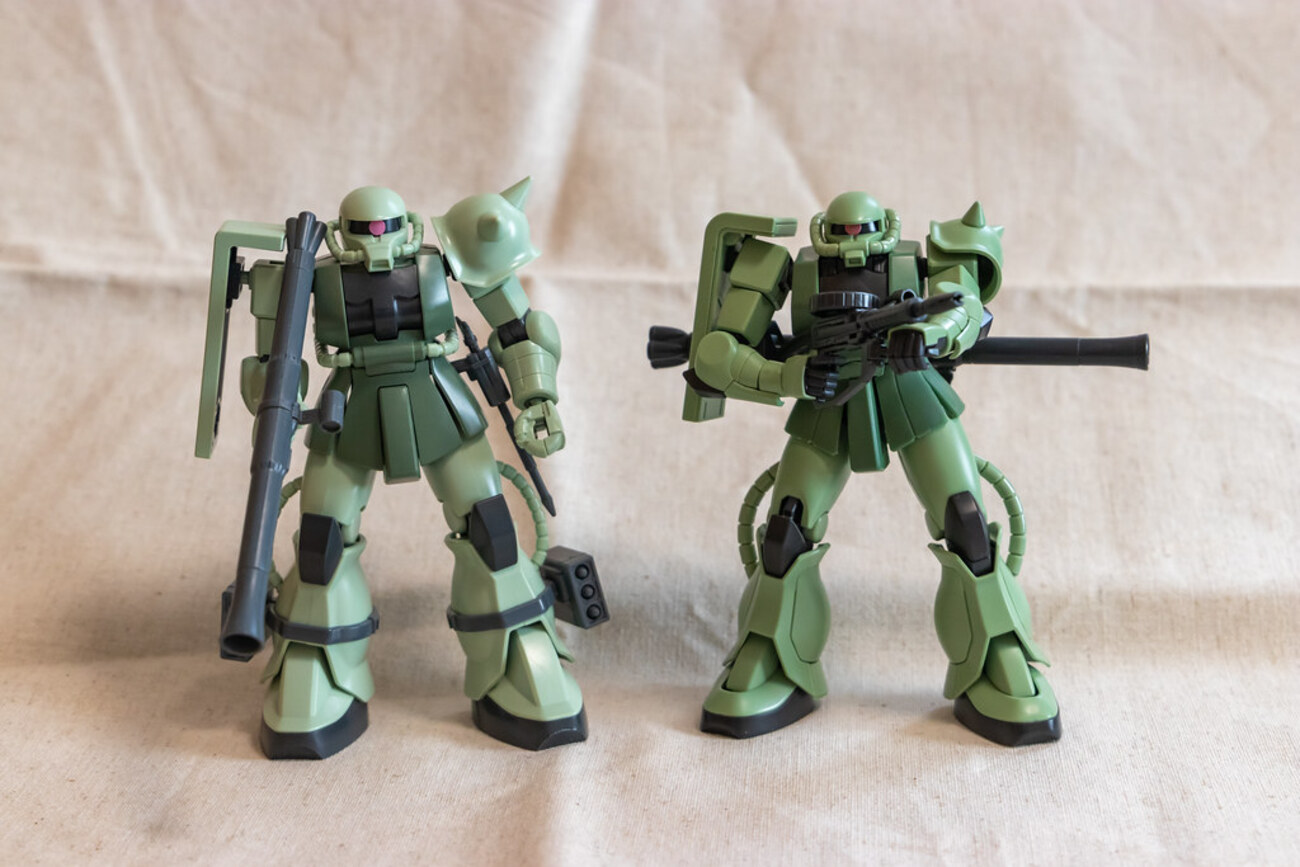 MSE・ザクⅡ　比較確認用 シャア専用ザクII」のガンプラを徹底比較！ 新旧HG、RG