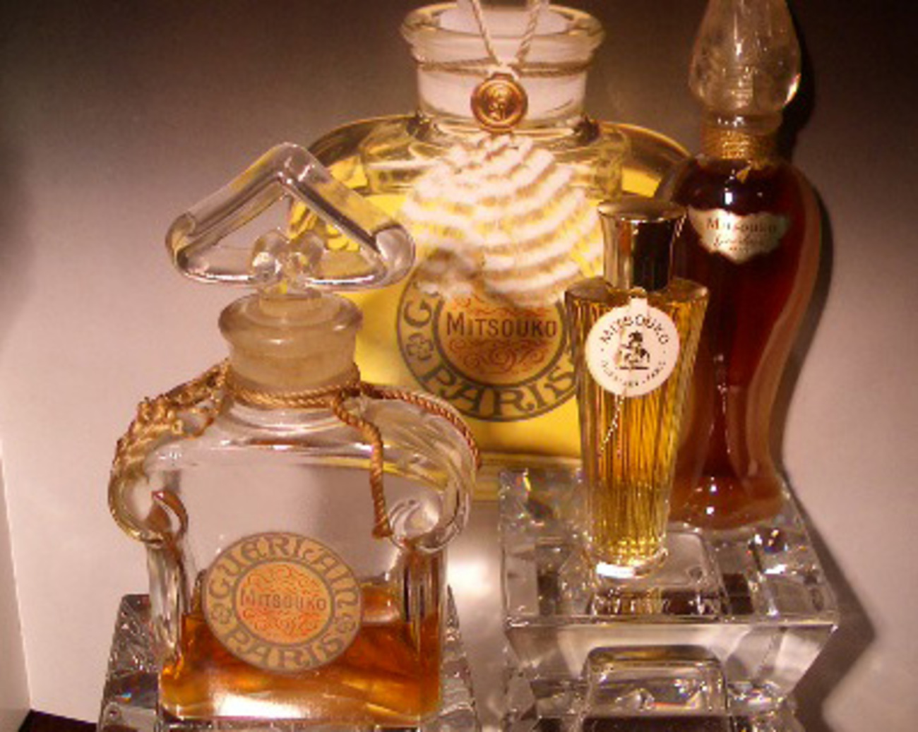 GUERLAIN MITSOUKO 1919 （ゲラン ミツコ） - パルファン サトリの 
