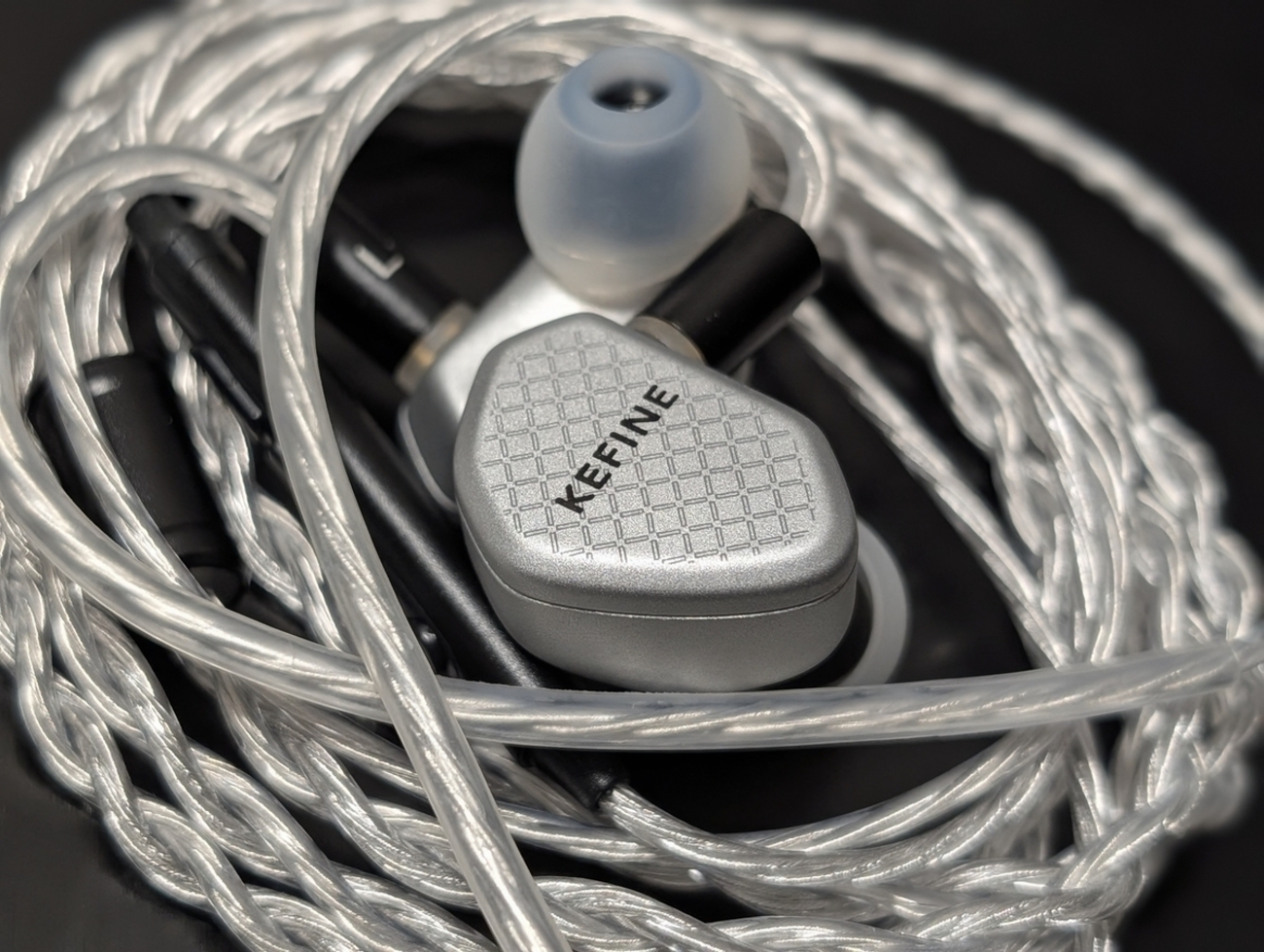 KEFINE Klean SV レビュー】ゲームにも音楽にも使えるクリーンな音が