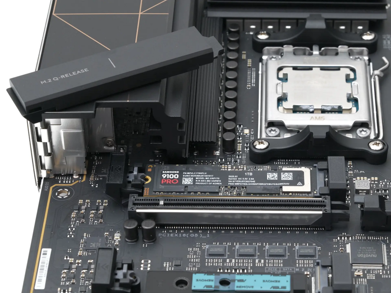 Gen5 M.2 SSDはマザーボード標準ヒートシンクと接触不良が多発する模様